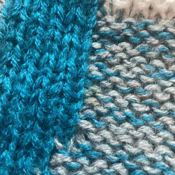 Vintage 90s soft chunky abstract sweater - Picture 3 of 4